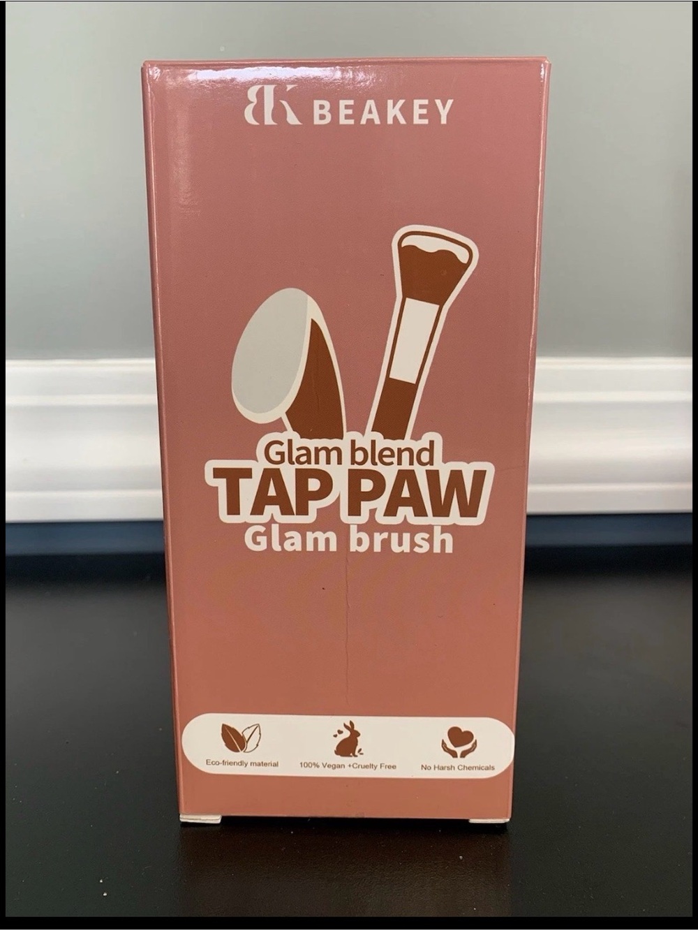 BEAKEY Glam Blend Tap Paw Makeup Brush Set 10 Brushes 2 Sponges 12pc Gift Box